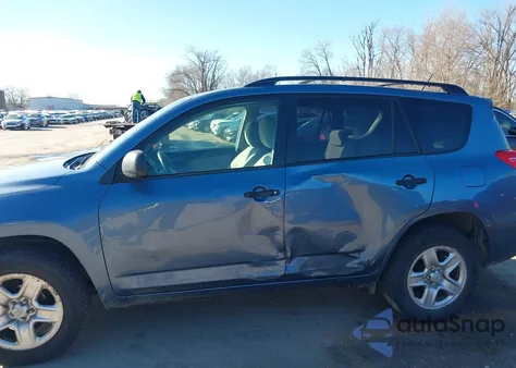 2010 Toyota Rav4 z USA, uszkodzony, nr VIN JTMBF4DVXAD029956